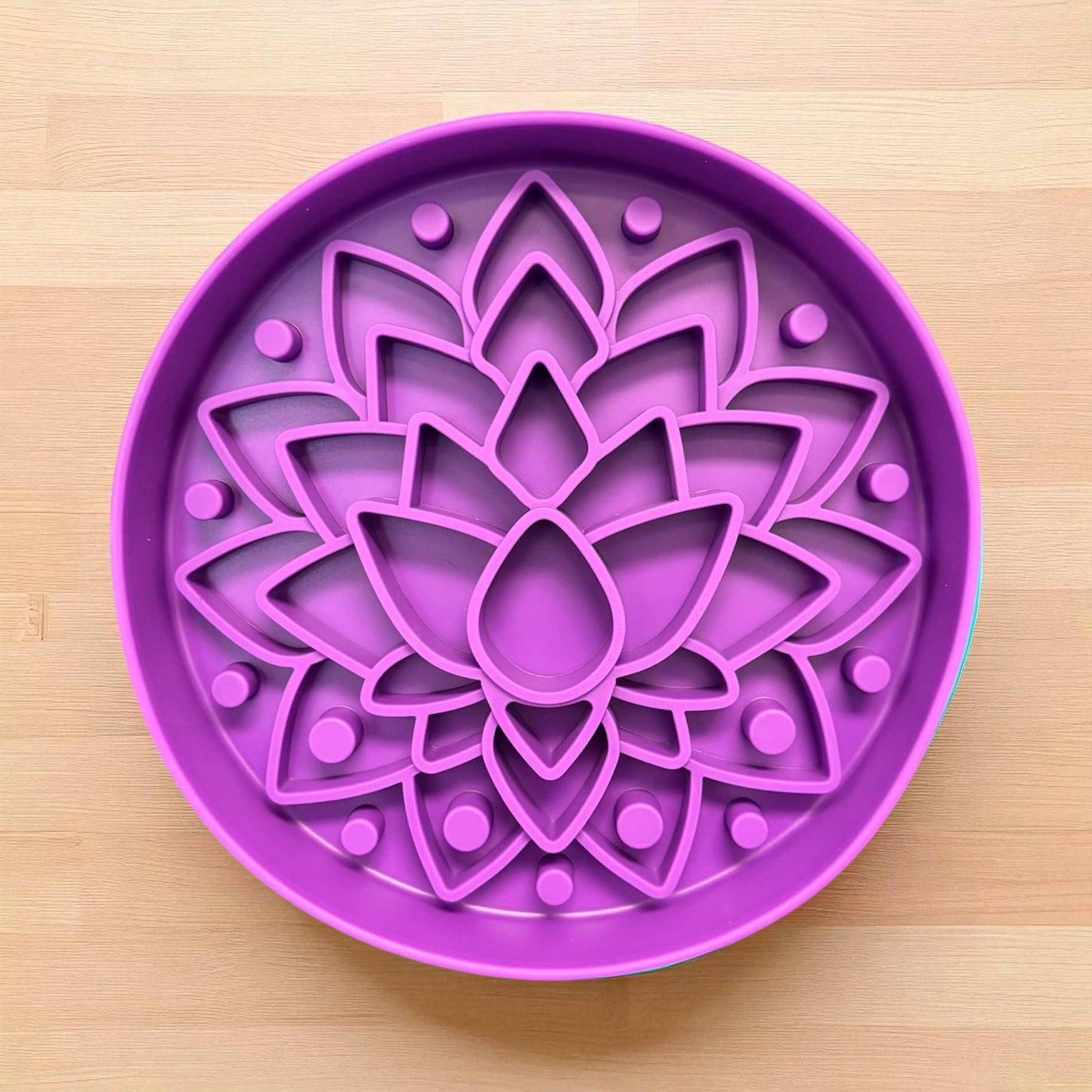 Koira - Silicone Dog Slow Feeder with Suction Cup – Purple Lotus