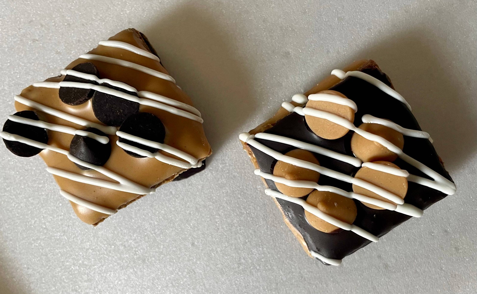YumYum4DOGS - Peanut butter & Carob chip dog treat truffle- Single - Doot's Pet LLC Collars For A Cause