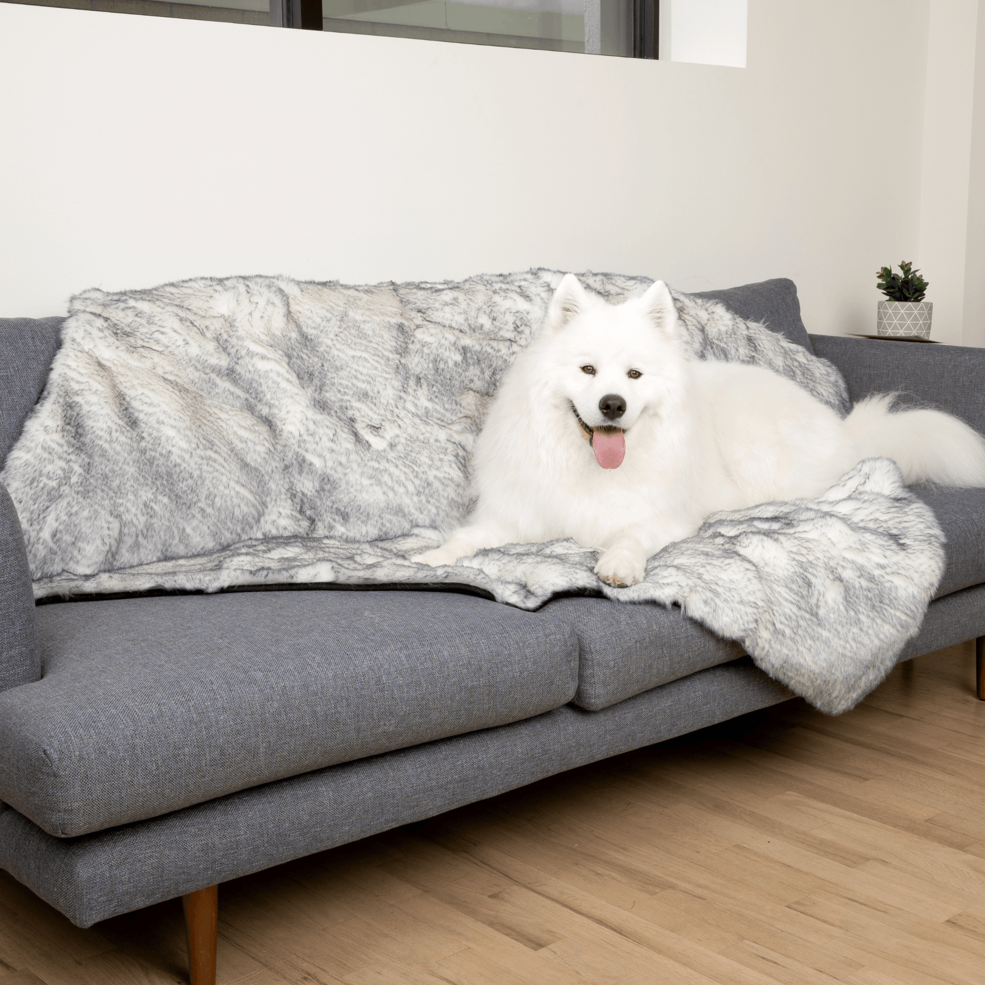 PupProtector™ Luxe Waterproof Faux Fur Blanket - Ultra Plush Arctic Fox - Doot's Pet LLC Collars For A Cause