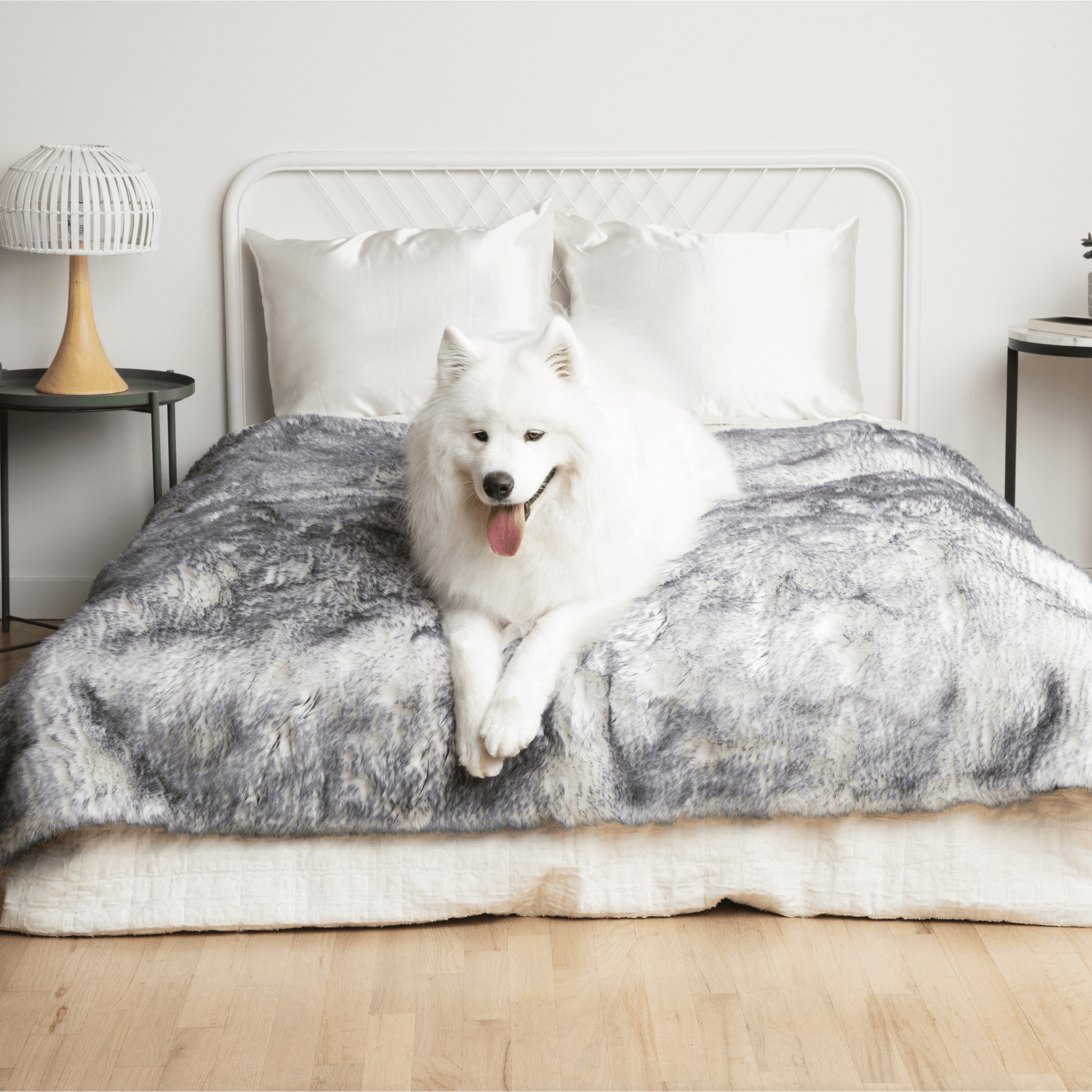 PupProtector™ Luxe Waterproof Faux Fur Blanket - Ultra Plush Arctic Fox - Doot's Pet LLC Collars For A Cause