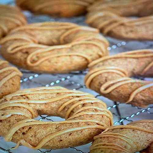 Organic Peanut Butter Apple Dognuts Dog Treats - Doot's Pet LLC Collars For A Cause