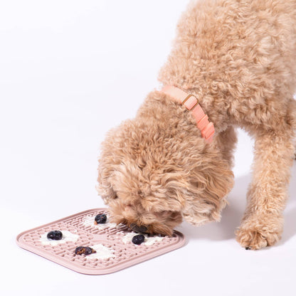 Awoo - SMOOSH Lick Mat