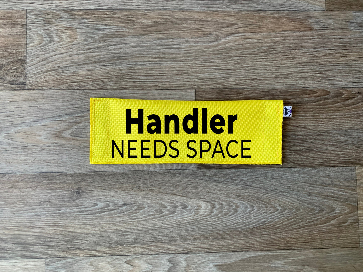Handler Needs Space Leash Flag