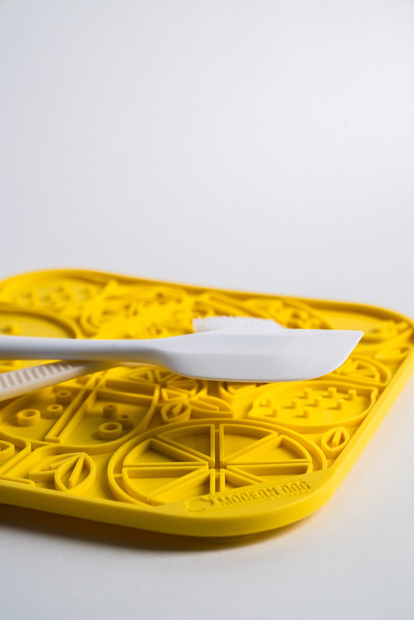 The Modern Dog Co. - Limoncello Lick Mat - Doot's Pet LLC Collars For A Cause