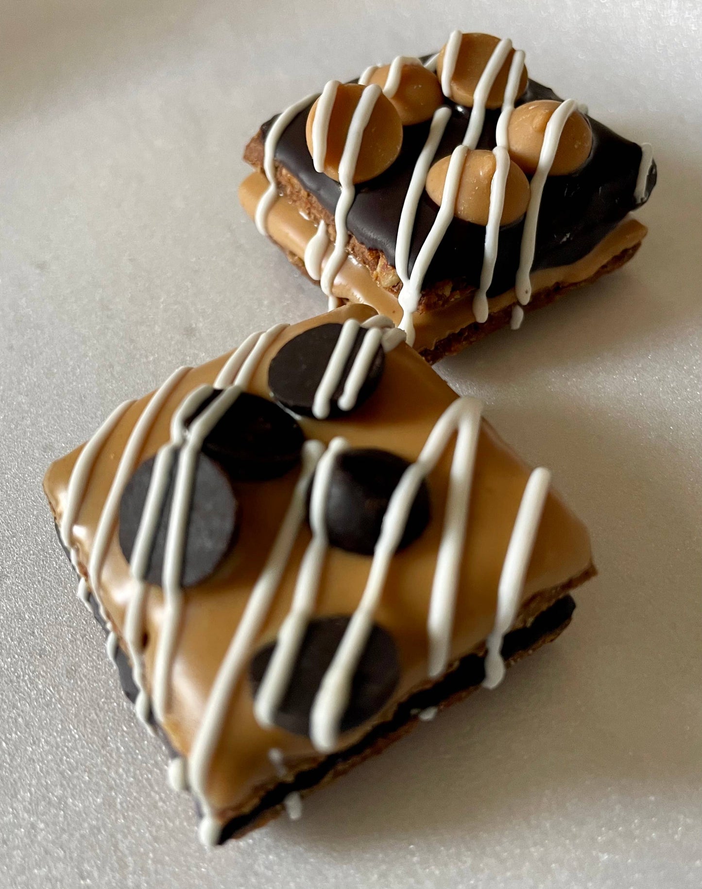 YumYum4DOGS - Peanut butter & Carob chip dog treat truffle- Single - Doot's Pet LLC Collars For A Cause