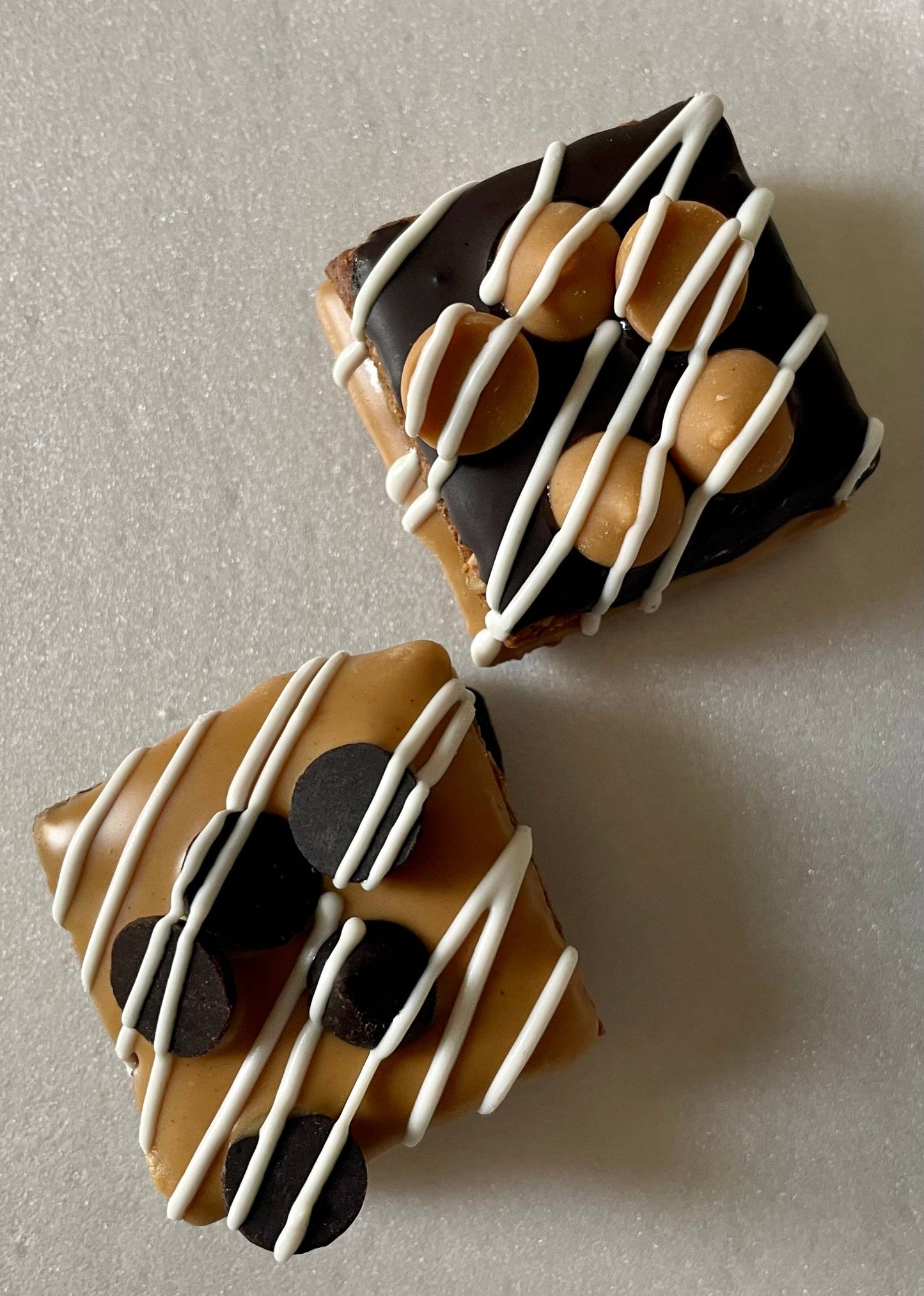 YumYum4DOGS - Peanut butter & Carob chip dog treat truffle- Single - Doot's Pet LLC Collars For A Cause