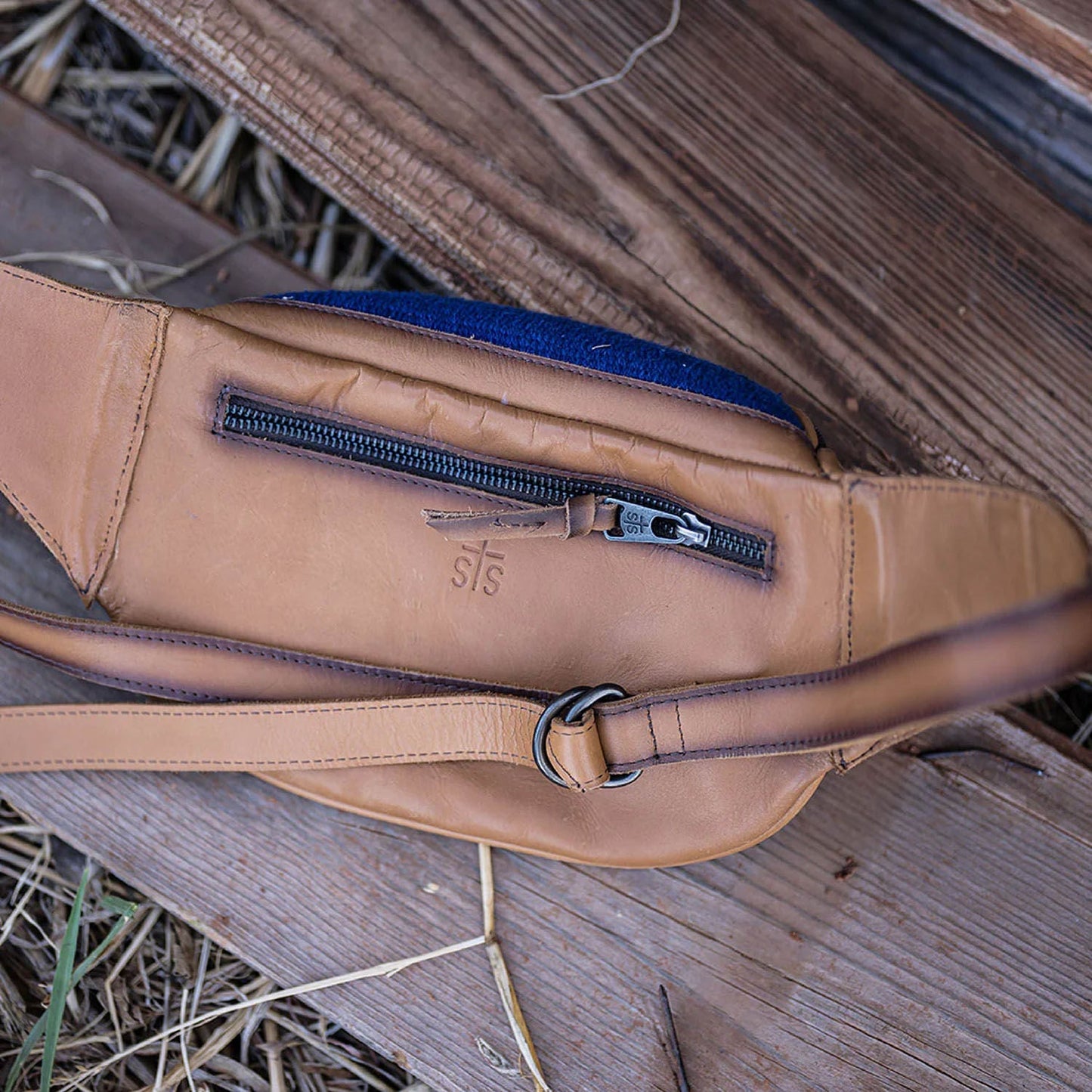 STS Mojave Sky Ladies' Western Belt Bag Fanny Pack